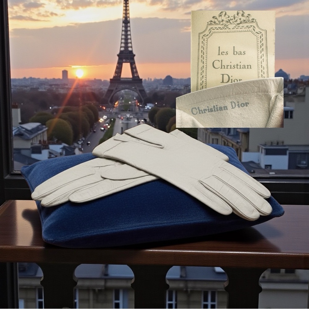 CHRISTIAN DIOR RARE White Leather Gloves *ORIGINAL VINTAGE TAGS *NEVER WORN*